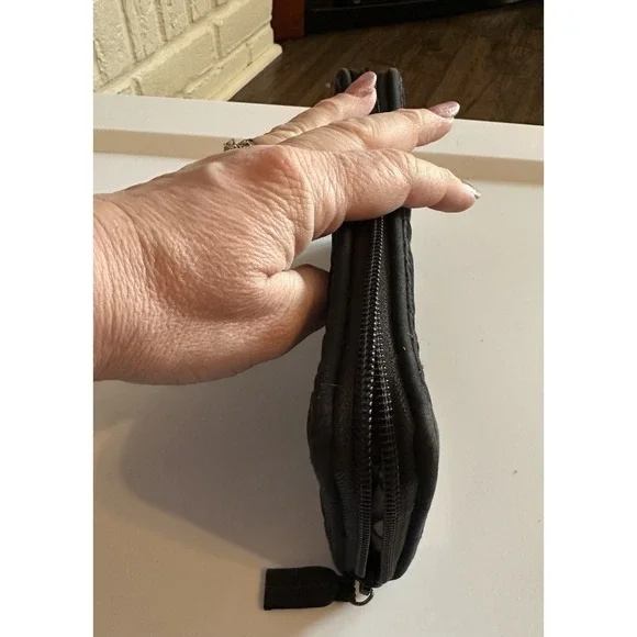 Vera Bradley Large Zip Around Wallet In Classic Black Some Wear On Metal - Picture 4 of 5